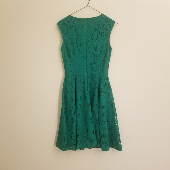 Green London Style Collection Size 4 - Picture 2 of 3